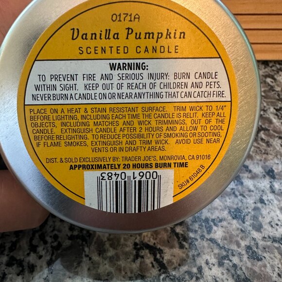 Trader Joes Honeycrisp Apple Scented & Pumpkin Spice Candles, 5.7 oz Set Of 2 - Picture 8 of 9
